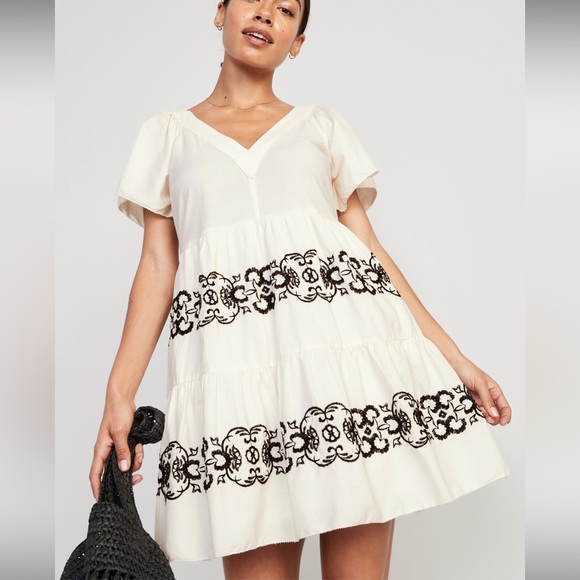 Old Navy Dresses & Skirts - NWT Old Navy Embroidered Mini Swing Dress